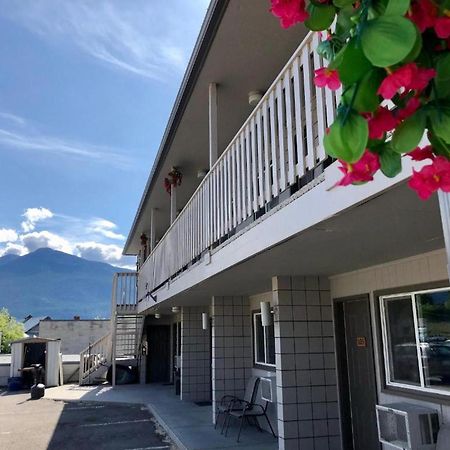 Canterbury Inn Invermere Exterior foto